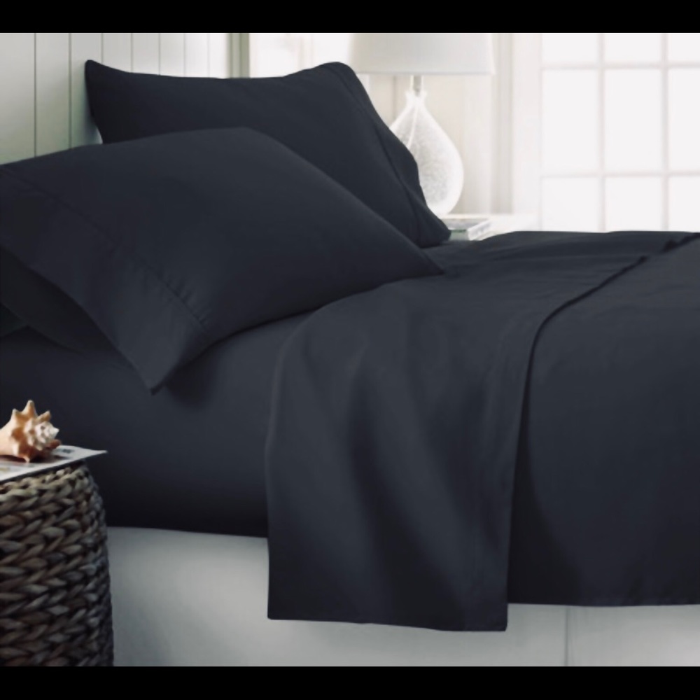 Donna Karan 300 Thread Count- 1 Flat Sheet